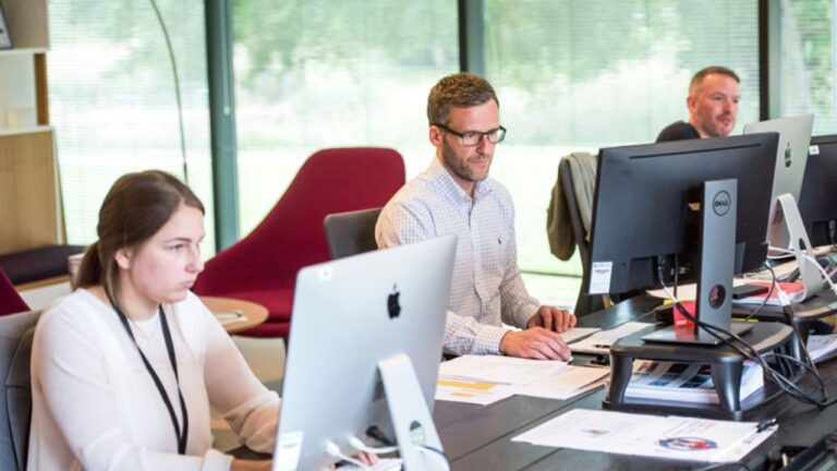 Payroll Administration vs. Full Outsourcing in Denmark: Which is The Right Choice for Your Company? Full Outsourcing in Denmark